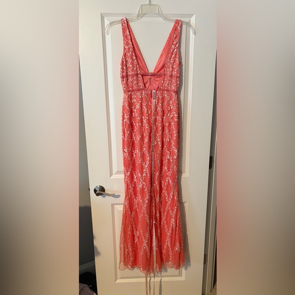 Mac Duggal Coral Sequined Plunge Neck Sleeveless Column Gown - Picture 4 of 10